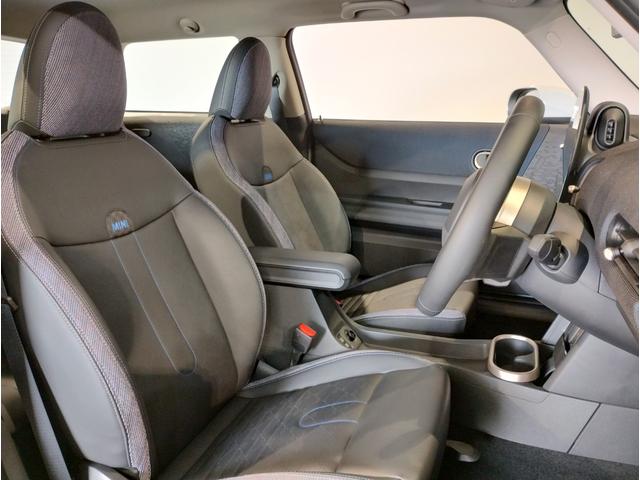 MINI クーパーS クラシック・トリム デモカー 18インチAW ホワイトルーフ クラシックトリム LEDヘッドライト コンフォートアクセス ミラーETC 全周囲カメラ LEDヘッドライト ヘッドアップディスプレイ(17枚目)