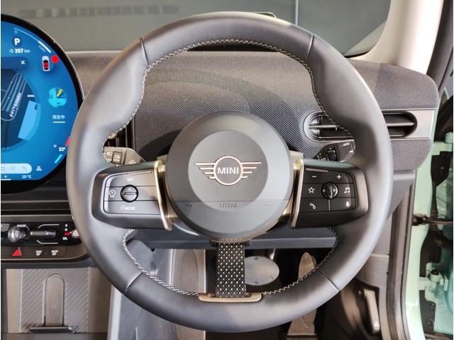 MINI クーパーS クラシック・トリム デモカー 18インチAW ホワイトルーフ クラシックトリム LEDヘッドライト コンフォートアクセス ミラーETC 全周囲カメラ LEDヘッドライト ヘッドアップディスプレイ(22枚目)