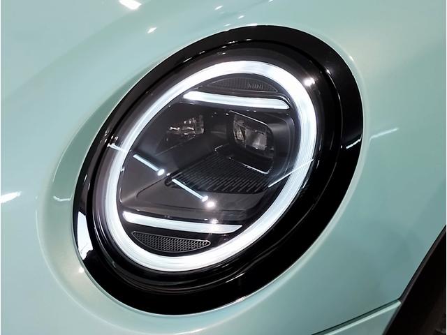 MINI クーパーS クラシック・トリム デモカー 18インチAW ホワイトルーフ クラシックトリム LEDヘッドライト コンフォートアクセス ミラーETC 全周囲カメラ LEDヘッドライト ヘッドアップディスプレイ(42枚目)