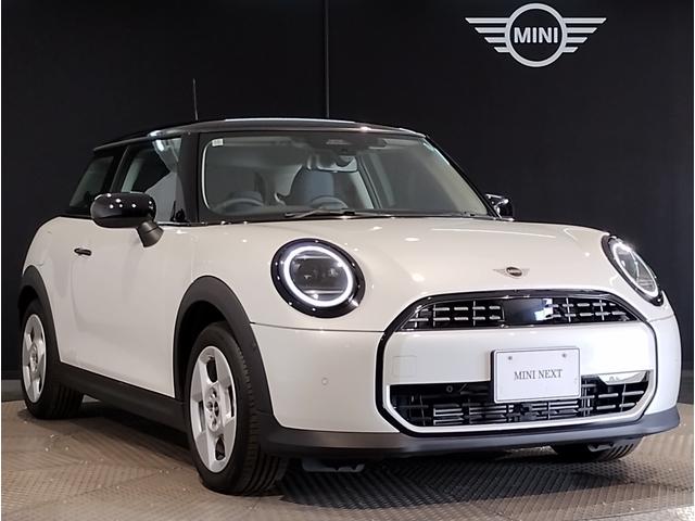 MINI クーパーC クラシック・トリム クラシックトリム ヘッドアップディスプレイ ブラックルーフ シートヒーター ドライビングアシストプラス コンフォートアクセス LEDヘッドライト バックカメラ PDCセンサー インテリジェントセーフテ(11枚目)