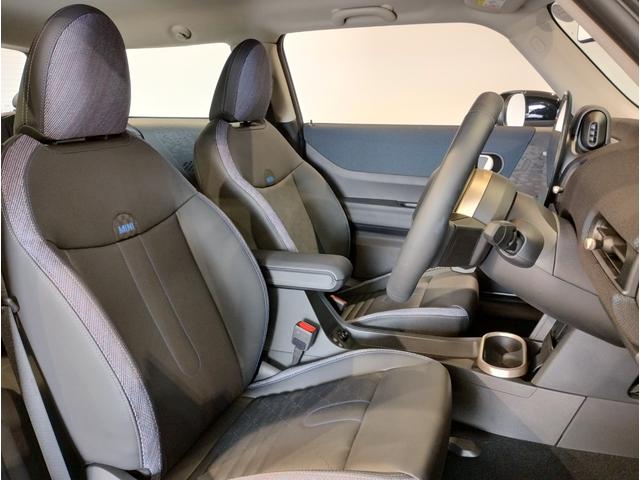 MINI クーパーC クラシック・トリム クラシックトリム ヘッドアップディスプレイ ブラックルーフ シートヒーター ドライビングアシストプラス コンフォートアクセス LEDヘッドライト バックカメラ PDCセンサー インテリジェントセーフテ(16枚目)