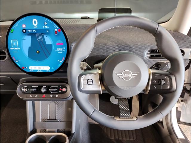 MINI クーパーC クラシック・トリム クラシックトリム ヘッドアップディスプレイ ブラックルーフ シートヒーター ドライビングアシストプラス コンフォートアクセス LEDヘッドライト バックカメラ PDCセンサー インテリジェントセーフテ(20枚目)