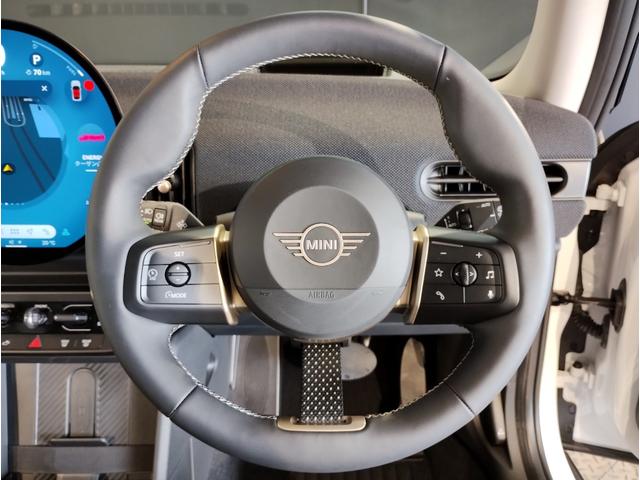 MINI クーパーC クラシック・トリム クラシックトリム ヘッドアップディスプレイ ブラックルーフ シートヒーター ドライビングアシストプラス コンフォートアクセス LEDヘッドライト バックカメラ PDCセンサー インテリジェントセーフテ(21枚目)