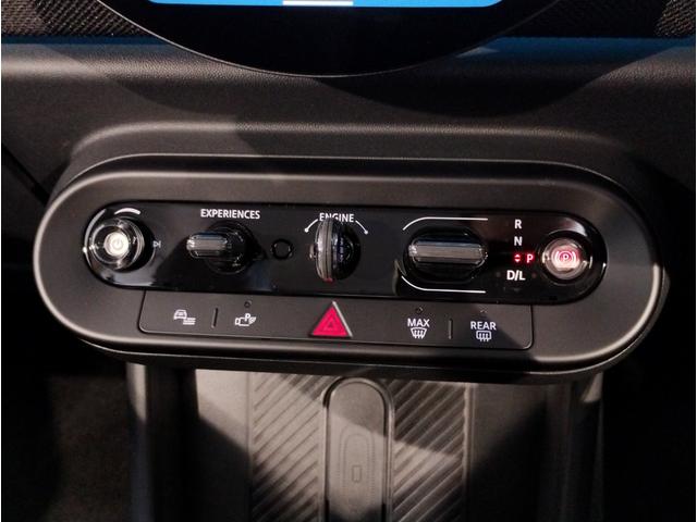 MINI クーパーC クラシック・トリム クラシックトリム ヘッドアップディスプレイ ブラックルーフ シートヒーター ドライビングアシストプラス コンフォートアクセス LEDヘッドライト バックカメラ PDCセンサー インテリジェントセーフテ(37枚目)