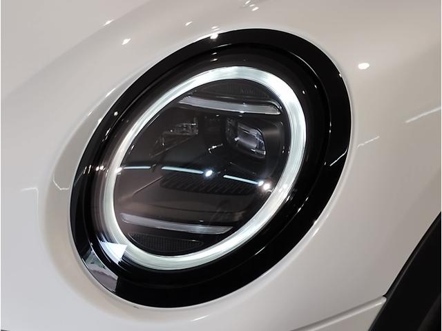 MINI クーパーC クラシック・トリム クラシックトリム ヘッドアップディスプレイ ブラックルーフ シートヒーター ドライビングアシストプラス コンフォートアクセス LEDヘッドライト バックカメラ PDCセンサー インテリジェントセーフテ(44枚目)
