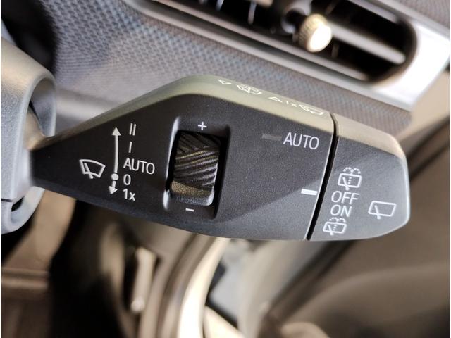 MINI クーパーC クラシック・トリム クラシックトリム ヘッドアップディスプレイ ブラックルーフ シートヒーター ドライビングアシストプラス コンフォートアクセス LEDヘッドライト バックカメラ PDCセンサー インテリジェントセーフテ(61枚目)