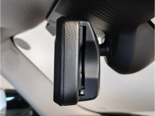 MINI クーパーC クラシック・トリム クラシックトリム ヘッドアップディスプレイ ブラックルーフ シートヒーター ドライビングアシストプラス コンフォートアクセス LEDヘッドライト バックカメラ PDCセンサー インテリジェントセーフテ(65枚目)