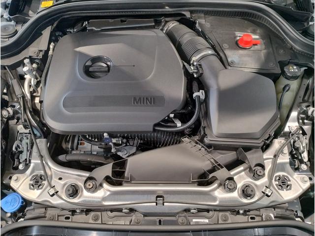 MINI クーパーC クラシック・トリム クラシックトリム ヘッドアップディスプレイ ブラックルーフ シートヒーター ドライビングアシストプラス コンフォートアクセス LEDヘッドライト バックカメラ PDCセンサー インテリジェントセーフテ(67枚目)