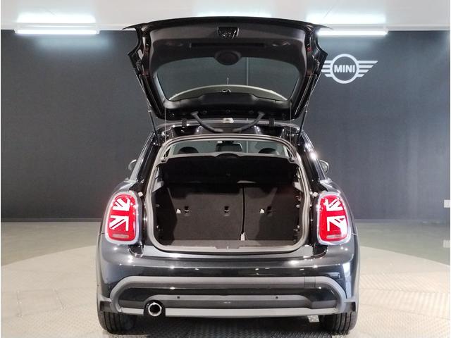 ＭＩＮＩ クーパー　クラシック・トリム　ワンオーナークラシックトリムＡｐｐｌｅＣａｒｐｌａｙ　バックカメラ　ＬＥＤライト　純正１６インチアルミホイール　プレミアムプラス　同色ルーフ　　ヘッドアップディスプレイ　シートヒーター　ワイヤレス充電（25枚目）