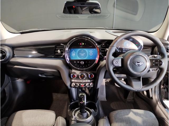 ＭＩＮＩ クーパー　クラシック・トリム　ワンオーナークラシックトリムＡｐｐｌｅＣａｒｐｌａｙ　バックカメラ　ＬＥＤライト　純正１６インチアルミホイール　プレミアムプラス　同色ルーフ　　ヘッドアップディスプレイ　シートヒーター　ワイヤレス充電（33枚目）