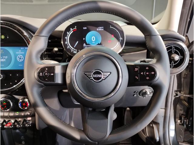 ＭＩＮＩ クーパー　クラシック・トリム　ワンオーナークラシックトリムＡｐｐｌｅＣａｒｐｌａｙ　バックカメラ　ＬＥＤライト　純正１６インチアルミホイール　プレミアムプラス　同色ルーフ　　ヘッドアップディスプレイ　シートヒーター　ワイヤレス充電（35枚目）