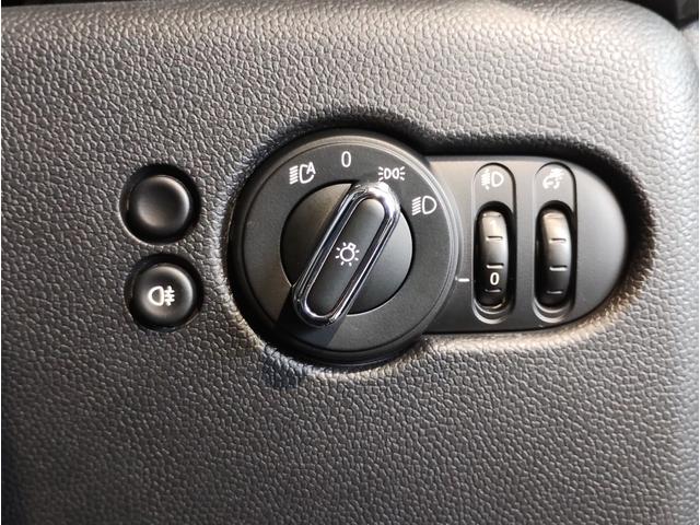 ＭＩＮＩ クーパー　クラシック・トリム　ワンオーナークラシックトリムＡｐｐｌｅＣａｒｐｌａｙ　バックカメラ　ＬＥＤライト　純正１６インチアルミホイール　プレミアムプラス　同色ルーフ　　ヘッドアップディスプレイ　シートヒーター　ワイヤレス充電（38枚目）