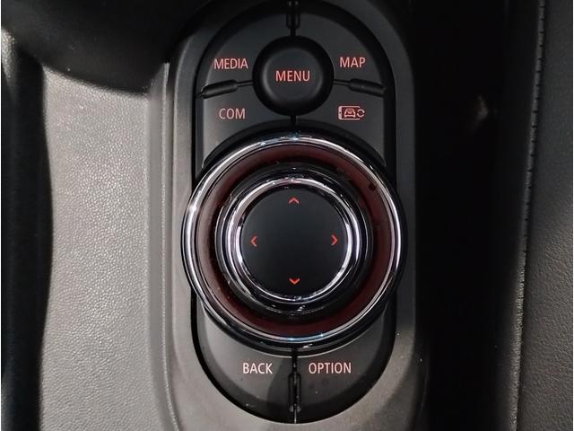 ＭＩＮＩ クーパー　クラシック・トリム　ワンオーナークラシックトリムＡｐｐｌｅＣａｒｐｌａｙ　バックカメラ　ＬＥＤライト　純正１６インチアルミホイール　プレミアムプラス　同色ルーフ　　ヘッドアップディスプレイ　シートヒーター　ワイヤレス充電（40枚目）