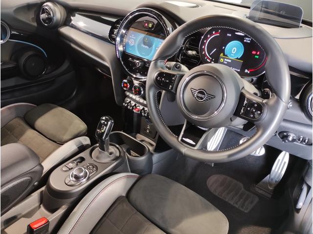 MINI ジョンクーパーワークス ジョンクーパーワークストリム デジタルパッケージ JCWトリム シートヒーター ドライビングアシストプラス ヘッドアップディスプレイ 18インチAW LEDヘッドライト ミラーETC コンフォートアクセス(40枚目)
