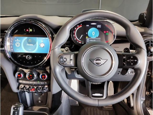 MINI ジョンクーパーワークス ジョンクーパーワークストリム デジタルパッケージ JCWトリム シートヒーター ドライビングアシストプラス ヘッドアップディスプレイ 18インチAW LEDヘッドライト ミラーETC コンフォートアクセス(43枚目)