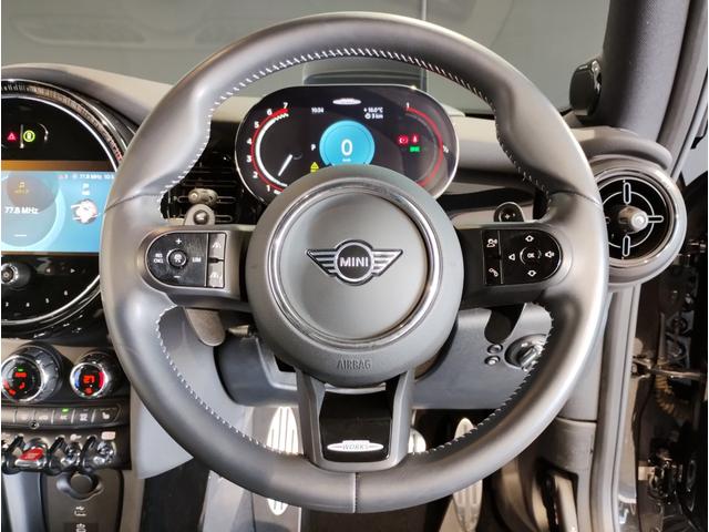 MINI ジョンクーパーワークス ジョンクーパーワークストリム デジタルパッケージ JCWトリム シートヒーター ドライビングアシストプラス ヘッドアップディスプレイ 18インチAW LEDヘッドライト ミラーETC コンフォートアクセス(44枚目)