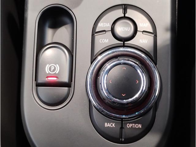 MINI ジョンクーパーワークス ジョンクーパーワークストリム デジタルパッケージ JCWトリム シートヒーター ドライビングアシストプラス ヘッドアップディスプレイ 18インチAW LEDヘッドライト ミラーETC コンフォートアクセス(50枚目)