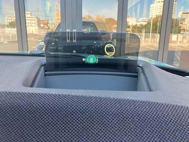 ＭＩＮＩ クーパーＣ　クラシック・トリム　弊社元デモカー・アクティブクルーズコントロール・インテリジェントセーフティ・パーキングアシスト・純正ナビ・バックカメラ・ＰＤＣ・純正１７インチＡＷ・コンフォートアクセス・ミラーＥＴＣ（12枚目）