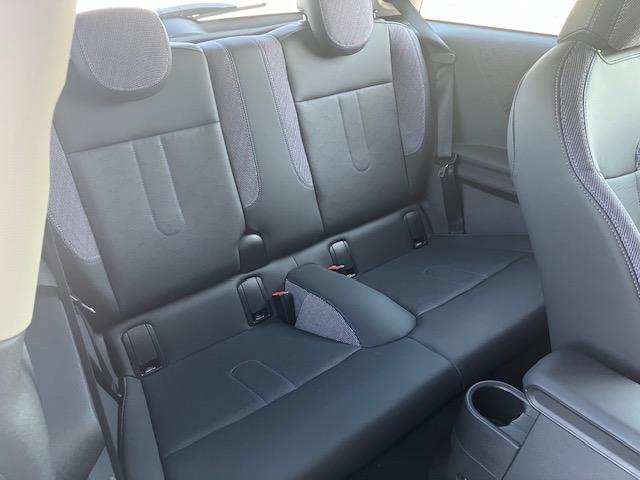 ＭＩＮＩ クーパーＣ　クラシック・トリム　弊社元デモカー・アクティブクルーズコントロール・インテリジェントセーフティ・パーキングアシスト・純正ナビ・バックカメラ・ＰＤＣ・純正１７インチＡＷ・コンフォートアクセス・ミラーＥＴＣ（14枚目）