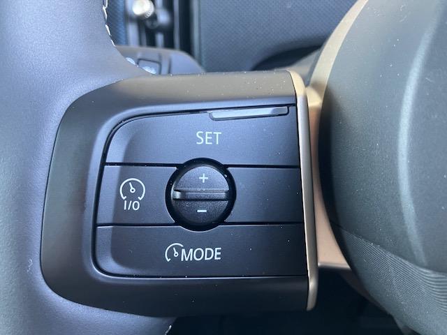 ＭＩＮＩ クーパーＣ　クラシック・トリム　弊社元デモカー・アクティブクルーズコントロール・インテリジェントセーフティ・パーキングアシスト・純正ナビ・バックカメラ・ＰＤＣ・純正１７インチＡＷ・コンフォートアクセス・ミラーＥＴＣ（15枚目）