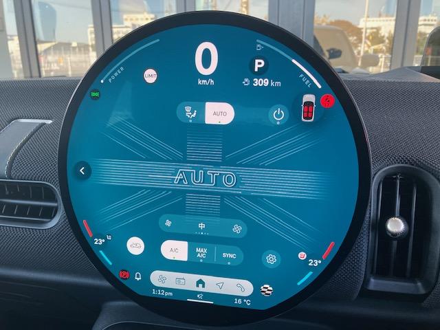 ＭＩＮＩ クーパーＣ　クラシック・トリム　弊社元デモカー・アクティブクルーズコントロール・インテリジェントセーフティ・パーキングアシスト・純正ナビ・バックカメラ・ＰＤＣ・純正１７インチＡＷ・コンフォートアクセス・ミラーＥＴＣ（17枚目）