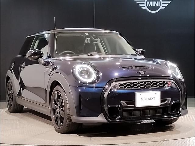 MINI クーパーSプレミアムプラスパッケージクラシックトリム クラシックトリム・アップルカープレイ・バックカメラ・シートヒーター・衝突軽減ブレーキ・ヘッドアップディスプレイ・デジタルメーター・前後PDCセンサー・コンフォートアクセス・ミラー型ETC・F56(7枚目)