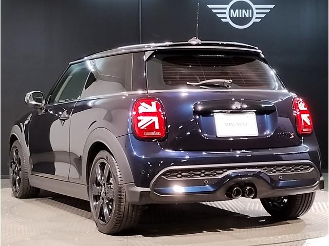 MINI クーパーSプレミアムプラスパッケージクラシックトリム クラシックトリム・アップルカープレイ・バックカメラ・シートヒーター・衝突軽減ブレーキ・ヘッドアップディスプレイ・デジタルメーター・前後PDCセンサー・コンフォートアクセス・ミラー型ETC・F56(10枚目)