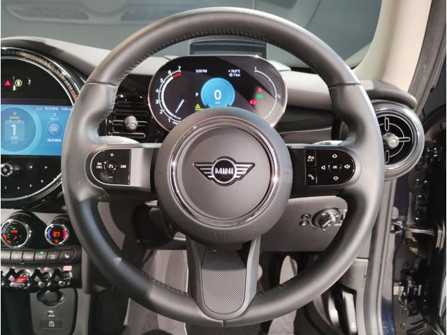 MINI クーパーSプレミアムプラスパッケージクラシックトリム クラシックトリム・アップルカープレイ・バックカメラ・シートヒーター・衝突軽減ブレーキ・ヘッドアップディスプレイ・デジタルメーター・前後PDCセンサー・コンフォートアクセス・ミラー型ETC・F56(16枚目)