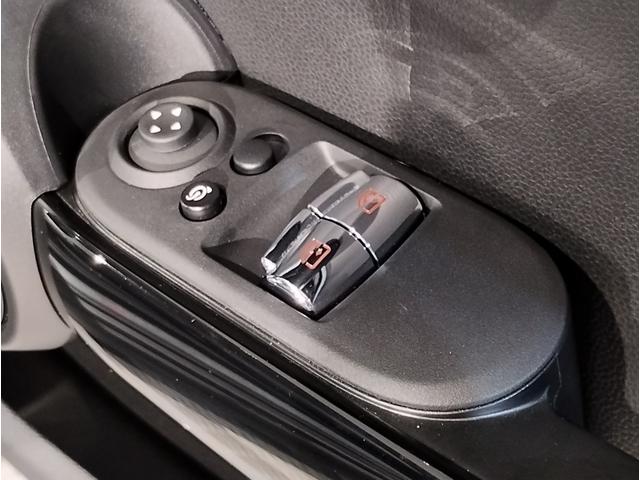 MINI クーパーSプレミアムプラスパッケージクラシックトリム クラシックトリム・アップルカープレイ・バックカメラ・シートヒーター・衝突軽減ブレーキ・ヘッドアップディスプレイ・デジタルメーター・前後PDCセンサー・コンフォートアクセス・ミラー型ETC・F56(42枚目)