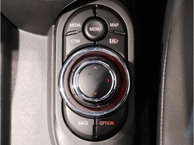 MINI クーパーSプレミアムプラスパッケージクラシックトリム クラシックトリム・アップルカープレイ・バックカメラ・シートヒーター・衝突軽減ブレーキ・ヘッドアップディスプレイ・デジタルメーター・前後PDCセンサー・コンフォートアクセス・ミラー型ETC・F56(47枚目)