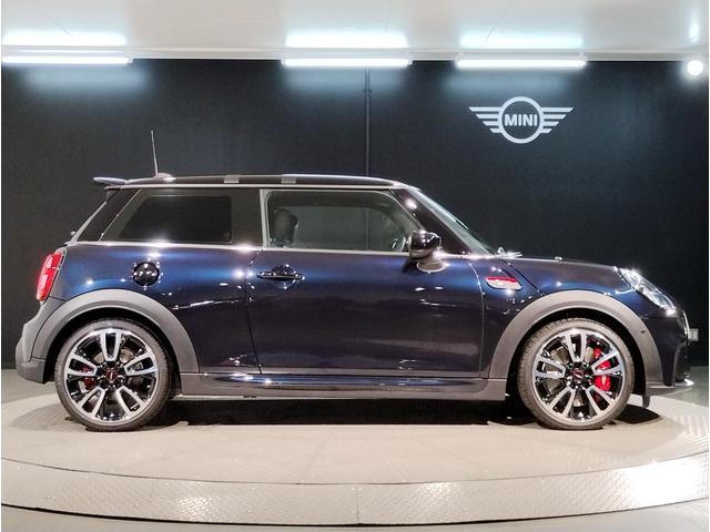 MINI ジョンクーパーワークス ジョンクーパーワークストリム JCWトリム・MINIユアーズレザーシート・18インチアルミ・アップルカープレイ・シートヒーター・バックカメラ・衝突軽減ブレーキ・アクティブクルーズコントロール・PDCセンサー・コンフォートアクセス(9枚目)