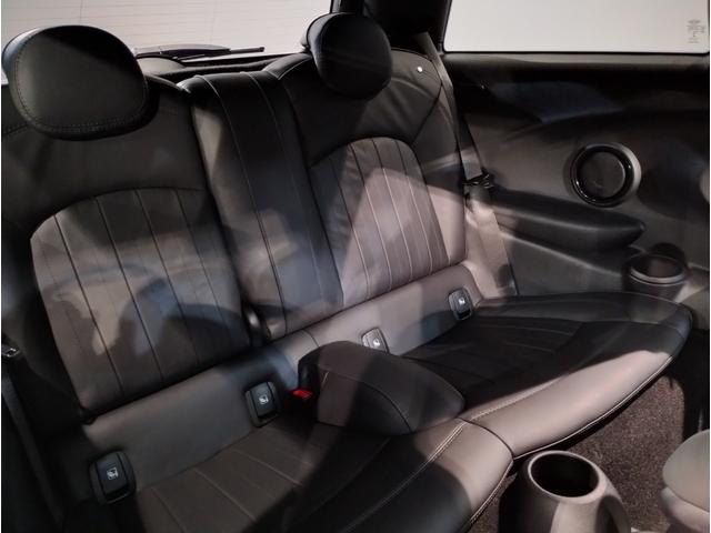 MINI ジョンクーパーワークス ジョンクーパーワークストリム JCWトリム・MINIユアーズレザーシート・18インチアルミ・アップルカープレイ・シートヒーター・バックカメラ・衝突軽減ブレーキ・アクティブクルーズコントロール・PDCセンサー・コンフォートアクセス(15枚目)