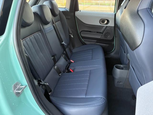 ＭＩＮＩ クーパーＣ　フェイバリット・トリム　弊社元デモカー・ＦＡＶＯＵＲＥＤトリム・ヘッドアップディスプレイ・アップルカープレイ・ＨＤＤナビ・バックカメラ・前後ＰＤＣセンサー・コンフォートアクセス・アクティブクルーズコントロール（24枚目）