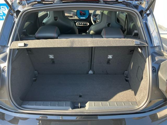 MINI JCW E ジョン・クーパー・ワークス・トリム 弊社元デモカー・サンルーフ・ハーマンカードン・電動シート・シートヒーター・ステアリングヒーター・全周囲カメラ・純正ナビ・ヘッドアップディスプレイ・アクティブクルーズコントロール・純正18AW(19枚目)