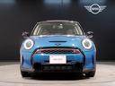 ＭＩＮＩ クーパーＳ　クラシック・トリム　純正ＨＤＤナビ　走行３３００ｋｍ　駐車支援　純正１８インチアルミホイール　衝突軽減ブレーキ　バックカメラ　前後ＰＤＣ　デジタルメーター　ミラーＥＴＣ　ＬＥＤヘッドライト　ドライビングモード（5枚目）