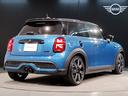 ＭＩＮＩ クーパーＳ　クラシック・トリム　純正ＨＤＤナビ　走行３３００ｋｍ　駐車支援　純正１８インチアルミホイール　衝突軽減ブレーキ　バックカメラ　前後ＰＤＣ　デジタルメーター　ミラーＥＴＣ　ＬＥＤヘッドライト　ドライビングモード（8枚目）