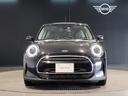 ＭＩＮＩ クーパー　クラシック・トリム　ワンオーナークラシックトリムＡｐｐｌｅＣａｒｐｌａｙ　バックカメラ　ＬＥＤライト　純正１６インチアルミホイール　プレミアムプラス　同色ルーフ　　ヘッドアップディスプレイ　シートヒーター　ワイヤレス充電（5枚目）