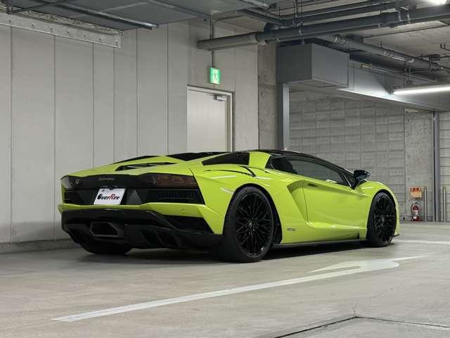 アヴェンタドール Ｓロードスター　４ＷＤ　　グリーン（4枚目）