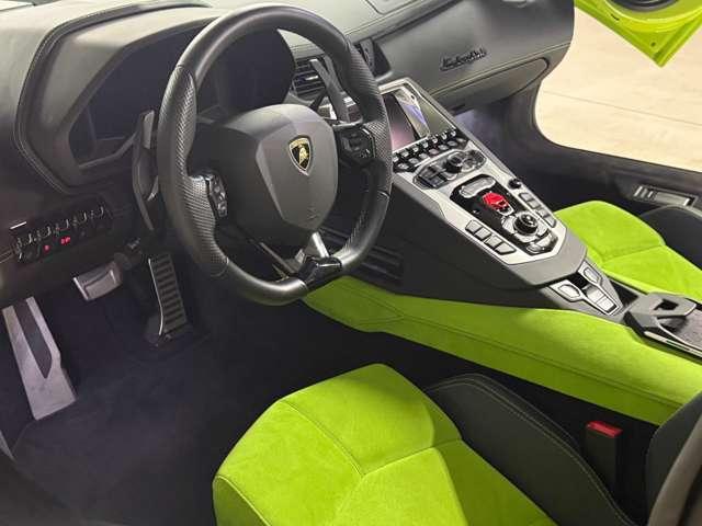 アヴェンタドール Ｓロードスター　４ＷＤ　　グリーン（13枚目）