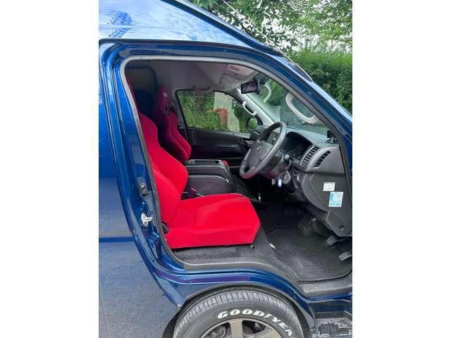 ハイエースバン ＳロングワイドＤＸ　ＧＬパッケージ　ハイルーフ　ディーゼルターボ　レカロシート　ナビ　カープレイ　ＥＴＣ　ベットキット　エアロ　ダークブルーマイカメタリック（17枚目）