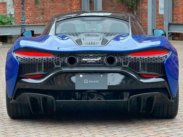 アルトゥーラ ベースグレード スポーツエキゾースト/Fリフター/グロスブラックPKG/カーボンインテリアPKG/テクノロジーPKG/プラクティカリーPKG/ブラックホイール/Bower&Wilkinsオーディオ/スマホインテPKG(4枚目)