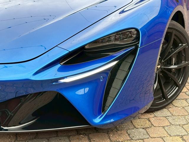 アルトゥーラ ベースグレード スポーツエキゾースト/Fリフター/グロスブラックPKG/カーボンインテリアPKG/テクノロジーPKG/プラクティカリーPKG/ブラックホイール/Bower&Wilkinsオーディオ/スマホインテPKG(29枚目)