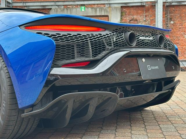 アルトゥーラ ベースグレード スポーツエキゾースト/Fリフター/グロスブラックPKG/カーボンインテリアPKG/テクノロジーPKG/プラクティカリーPKG/ブラックホイール/Bower&Wilkinsオーディオ/スマホインテPKG(34枚目)