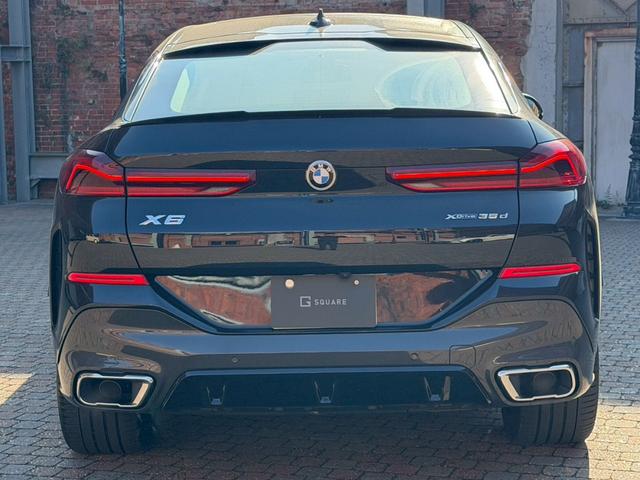 Ｘ６ 　ホワイト革／ハイラインＰ　コンフォートＰ／パノラマサンルーフ／全周囲カメラ／オートトランク／１オーナー／２１インチホイール／ソフトクローズドア／パドルシフト（6枚目）