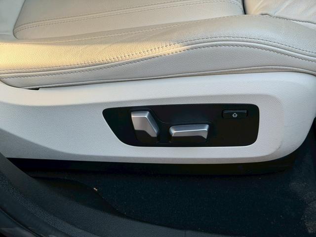 Ｘ６ 　ホワイト革／ハイラインＰ　コンフォートＰ／パノラマサンルーフ／全周囲カメラ／オートトランク／１オーナー／２１インチホイール／ソフトクローズドア／パドルシフト（50枚目）