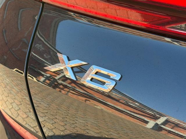 Ｘ６ 　ホワイト革／ハイラインＰ　コンフォートＰ／パノラマサンルーフ／全周囲カメラ／オートトランク／１オーナー／２１インチホイール／ソフトクローズドア／パドルシフト（58枚目）