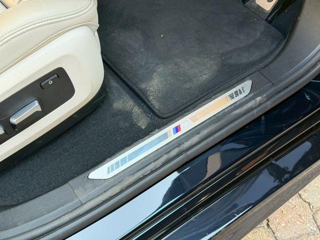 Ｘ６ 　ホワイト革／ハイラインＰ　コンフォートＰ／パノラマサンルーフ／全周囲カメラ／オートトランク／１オーナー／２１インチホイール／ソフトクローズドア／パドルシフト（61枚目）