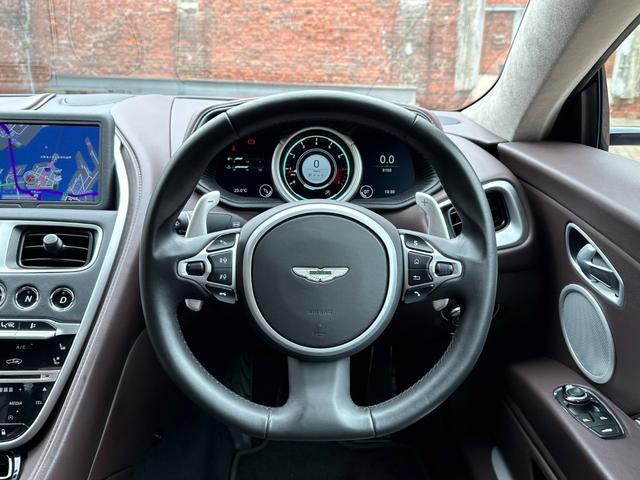 アストンマーティン ＤＢ１１