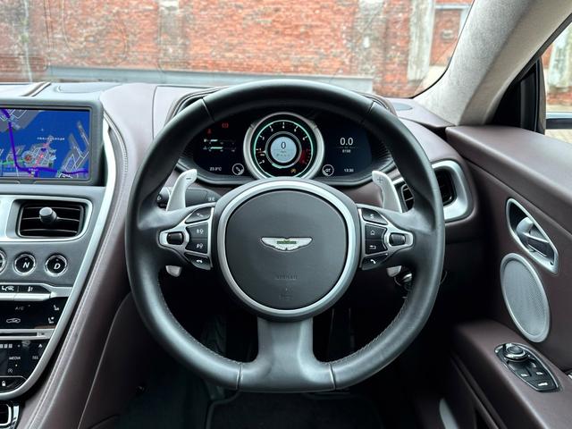 アストンマーティン ＤＢ１１