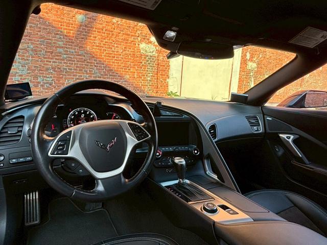 シボレーコルベット Ｚ５１　２ＬＴ　黒革／シートヒーター／ベンチレーション／メモリー付きパワーシート／パフォーマンスＰＫＧ／バックカメラ／クルーズコントロール／ワンオフマフラー／ＢＯＳＥサウンド／Ｆ１９／Ｒ２０インチブラックホイール／（16枚目）